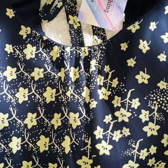 1 LEFT! Navy Shift Dress w/Flower Print - Picture 3 of 7